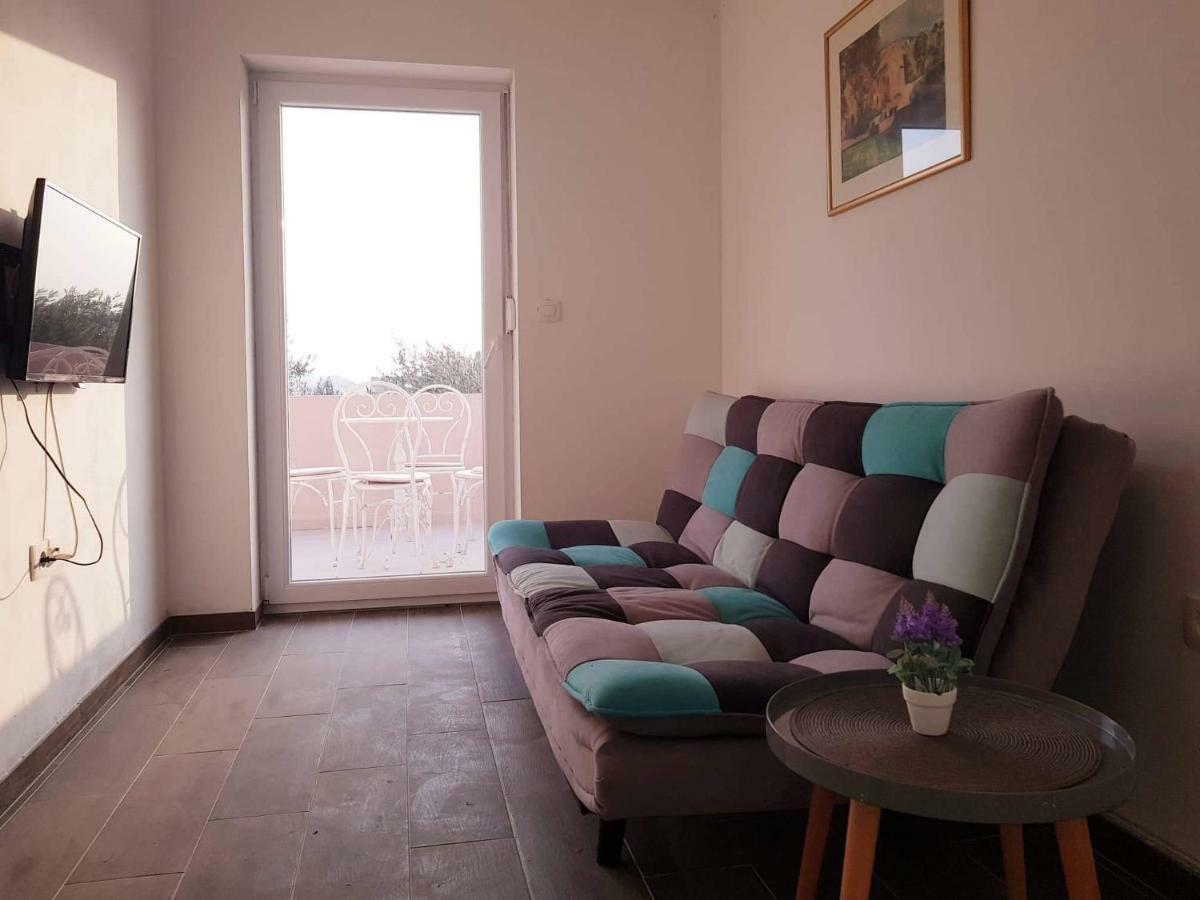 Luce I Miho Apartment Nin